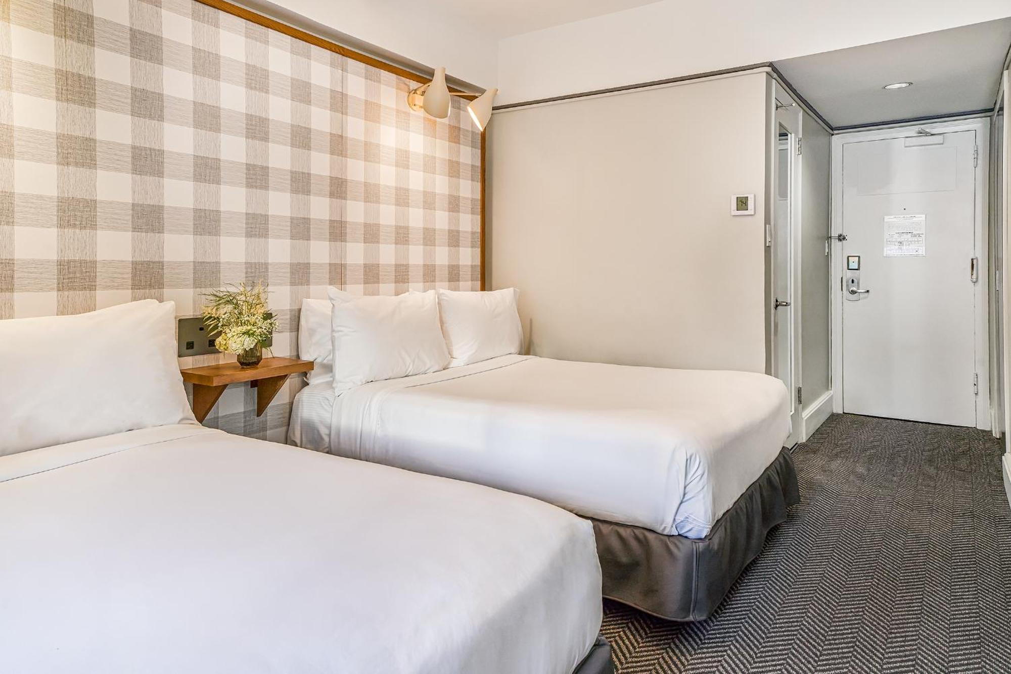 Paramount Hotel Times Square New York Room photo